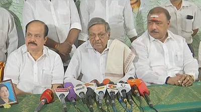 அரவணைத்துச் செல்லாததே அதிமுக வீழ்ச்சிக்கு காரணம்: ஓபிஎஸ் தரப்பு