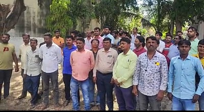 திருப்பூர் ரயில்வே காவல்நிலையம் முன்பு திரண்ட வடமாநிலத் தொழிலாளர்கள்