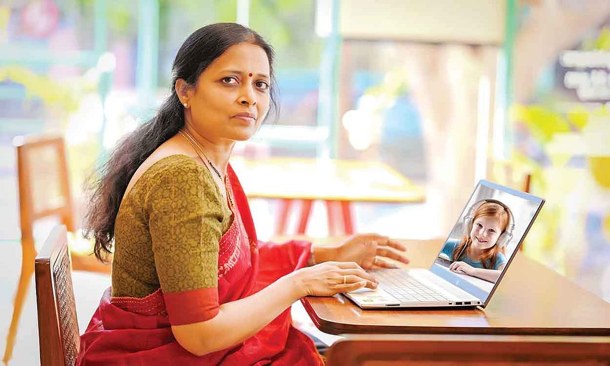 இணைய வழியில் பேசும் தமிழ்