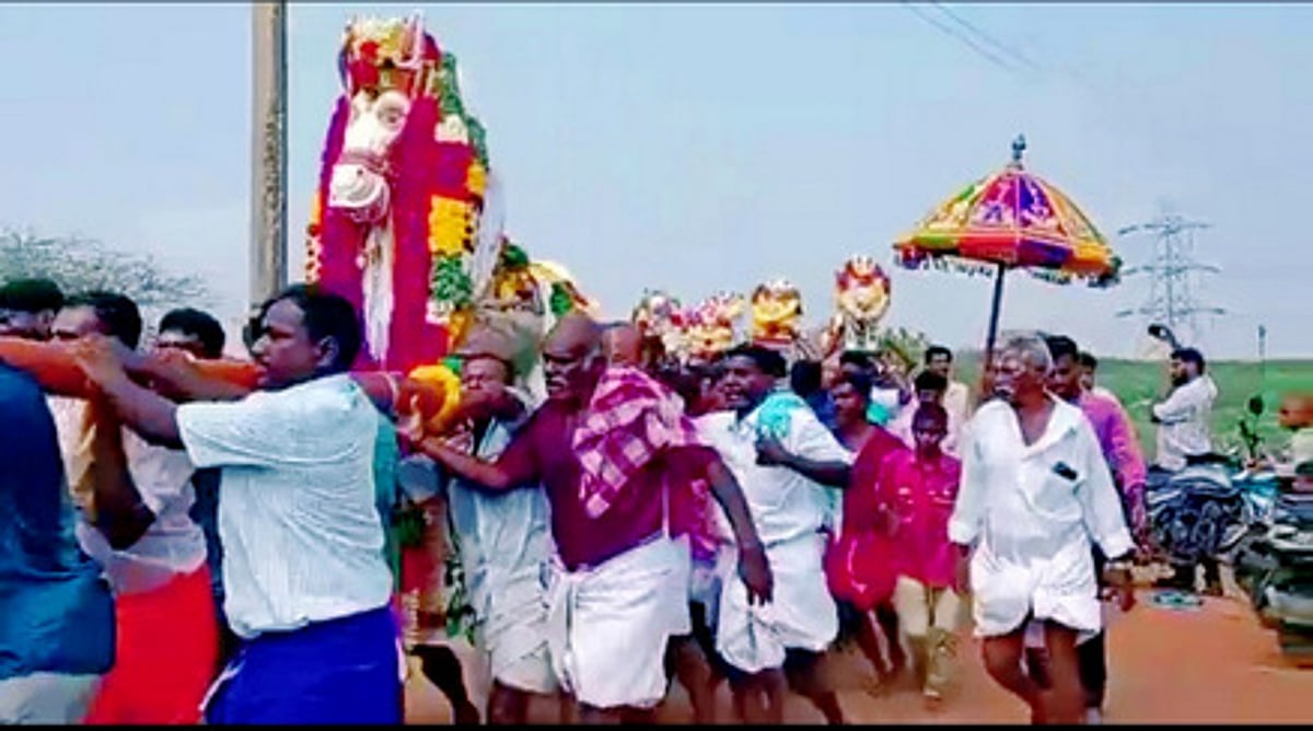 விராலிமலை அருகே அய்யனாா் கோயிலில் குதிரை எடுப்பு விழா