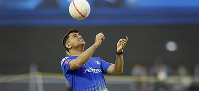 சென்னை சேப்பாக்கத்தில் பயிற்சியைத் தொடங்கிய தோனி: விடியோ