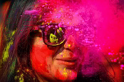 நாடு முழுவதும் களைகட்டிய ஹோலி கொண்டாட்டம் - புகைப்படங்கள்