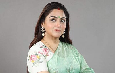 ’தந்தையால் பாலியல் சீண்டலுக்கு ஆளானேன்..’: குஷ்பு வேதனை