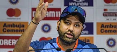 அதீத நம்பிக்கையுடன் விளையாடுகிறோமா?: ரவி சாஸ்திரியின் விமர்சனத்துக்கு ரோஹித் சர்மா பதில்!