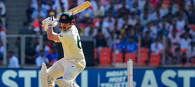 மதிய உணவு இடைவேளை: ஆஸி. அணியின் வேகத்தைத் தடுத்த அஸ்வின், ஷமி!