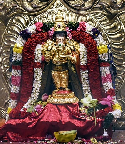 தமிழ்ப் புத்தாண்டுப் பிறப்பு : புதுவை மணக்குள விநாயகா் கோயிலில் சிறப்பு வழிபாடு