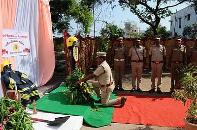 தீயணைப்புத் துறையில் வீரவணக்க நாள் அனுசரிப்பு