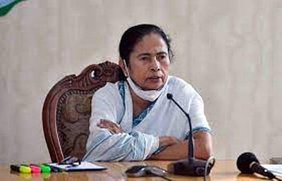 உத்தர பிரதேசத்தில் சட்டம் ஒழுங்கு முழுவதும் சீர்குலைந்துவிட்டது: மம்தா பானர்ஜி