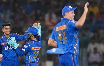 மும்பை இந்தியன்ஸ் பந்து வீச்சு: அர்ஜுன் டெண்டுல்கருக்கு வாய்ப்பு 