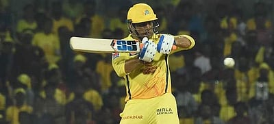 ஆர்சிபி டாஸ் வென்று பந்து வீச்சு தேர்வு: சிஎஸ்கேவில் ஒரு மாற்றம்! 