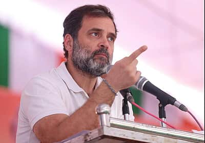 மல்யுத்த வீரர்கள் நடத்தப்படும் விதம் மிகவும் வெட்கக்கேடானது: ராகுல் கண்டனம்!