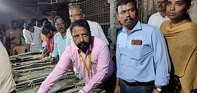 சீர்காழி சட்டைநாதர் கோயிலில் கண்டெடுக்கப்பட்ட செப்பேடுகள் குறித்த ஆய்வு தொடக்கம்