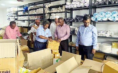 ஆம்பூரில் 3.5 டன் நெகிழிப் பொருள்கள் பறிமுதல்: ஆட்சியா் நடவடிக்கை