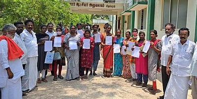 இருப்பிட வசதி கோரி திருநங்கைகள் மனு