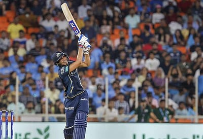 குஜராத் டாஸ் வென்று பேட்டிங்: அணியில் ஆப்கன் வீரர் சேர்ப்பு! 