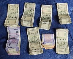 வாகனச் சோதனையில் ரூ. 5.50 லட்சம் பறிமுதல்