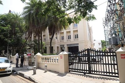 ஜி-ஸ்கொயா் நிறுவனத்தில் 2வது நாளாக வருமான வரித் துறையினர்  சோதனை