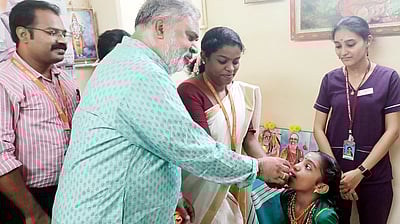 சங்கர மடம் மருத்துவமனையில் சொட்டு மருந்து முகாம்