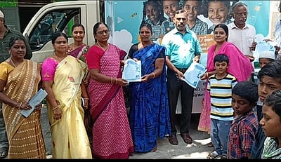 அரசுப் பள்ளிகளில் மாணவா் சோ்க்கை விழிப்புணா்வு வாகனப் பிரசாரம்