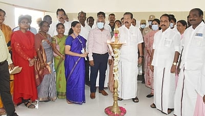 அனைத்து மொழிகளையும் சமமாக பாவிக்க வேண்டும்: அமைச்சா் க.பொன்முடி