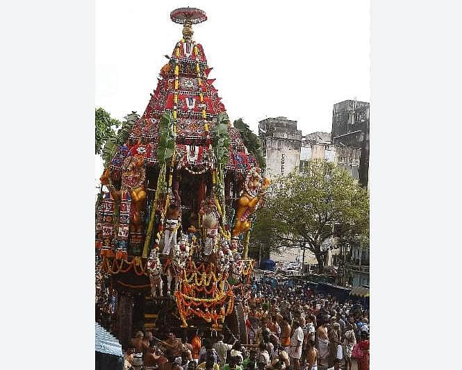 திருவல்லிக்கேணி பார்த்தசாரதி கோயிலில் தேரோட்டம் கோலாகலம்