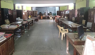 ஊரக வளா்ச்சித் துறையினா் விடுப்பு எடுத்து போராட்டம்