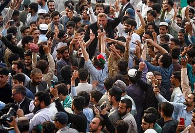 இம்ரானை விடுவிக்க உச்சநீதிமன்றம் உத்தரவிட்டது