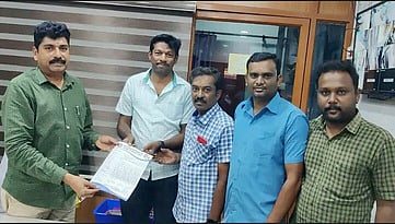 பிளாஸ்டிக் பைகள் பயன்பாட்டை தடுக்கக் கோரி மனு