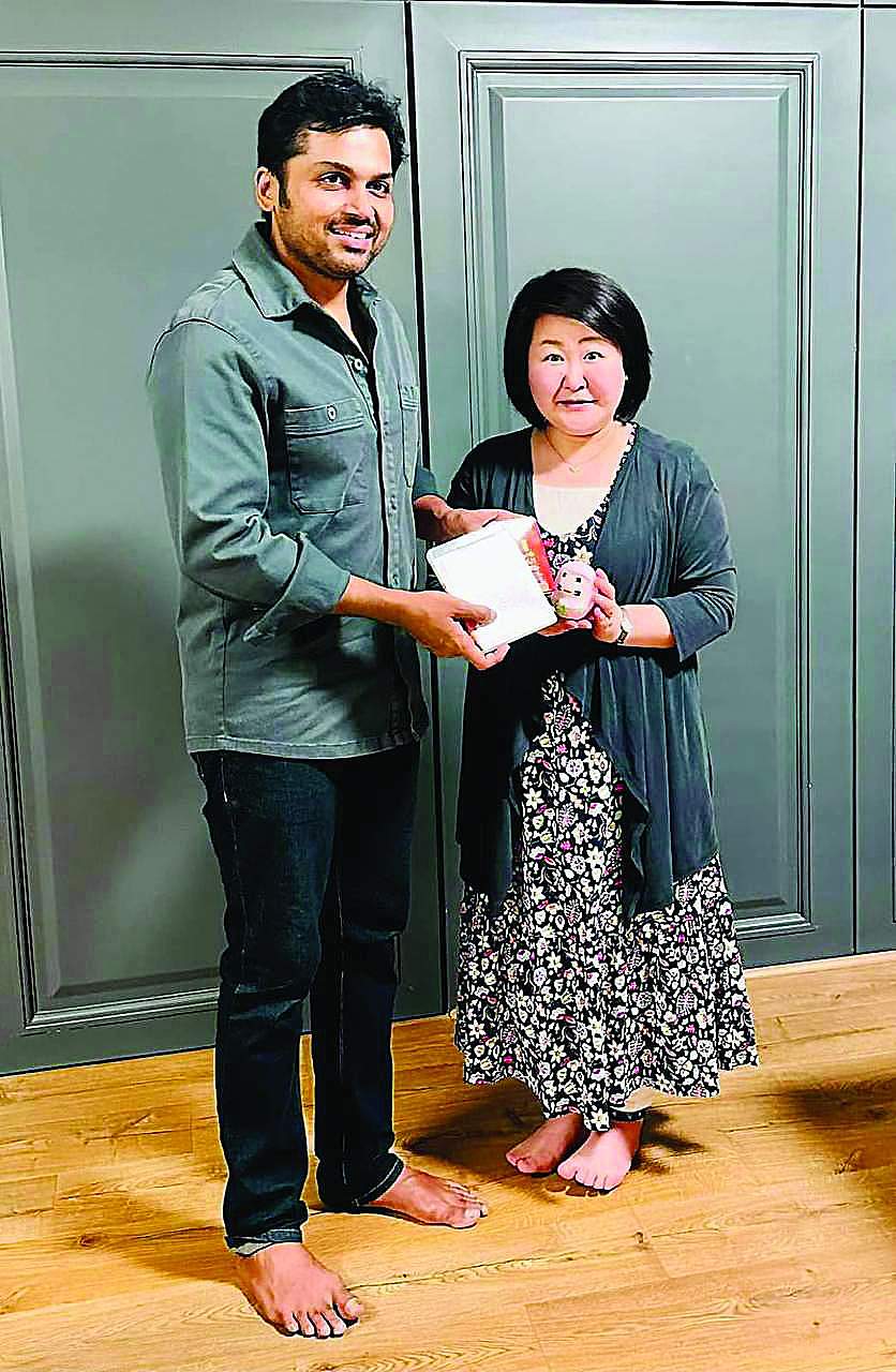 நேரில் வந்த ஜப்பான் ரசிகை  