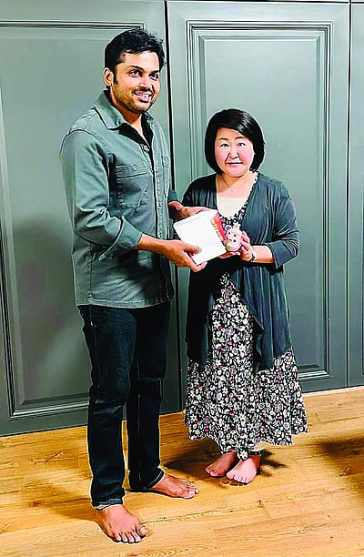 நேரில் வந்த ஜப்பான் ரசிகை  