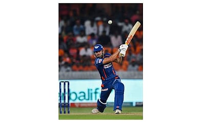 சன்ரைசர்ஸை வீழ்த்தி புள்ளிப்பட்டியலில் 4ஆவது இடத்துக்கு முன்னேறிய லக்னௌ