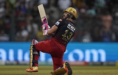 வாழ்வா, சாவா? ஆர்சிபி பேட்டிங்: அணியில் 2 மாற்றங்கள்! 