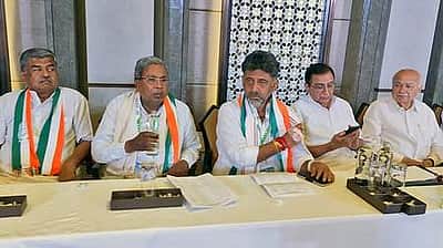 கா்நாடகம்: புதிய முதல்வா் தோ்வில் கடும் போட்டி!