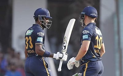 குஜராத் பேட்டிங்: அணியில் 3 மாற்றங்கள்! 