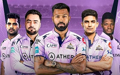 நீல இளஞ்சிவப்பு நிற ஜெர்ஸியில் குஜராத் அணி: காரணம் என்ன தெரியுமா? 