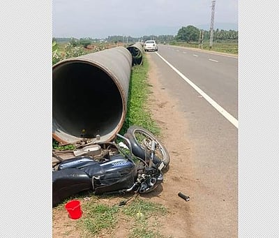 தேனி: கூட்டுக் குடிநீர் திட்டக் குழாயில் பைக் மோதி புது மாப்பிள்ளை பலி