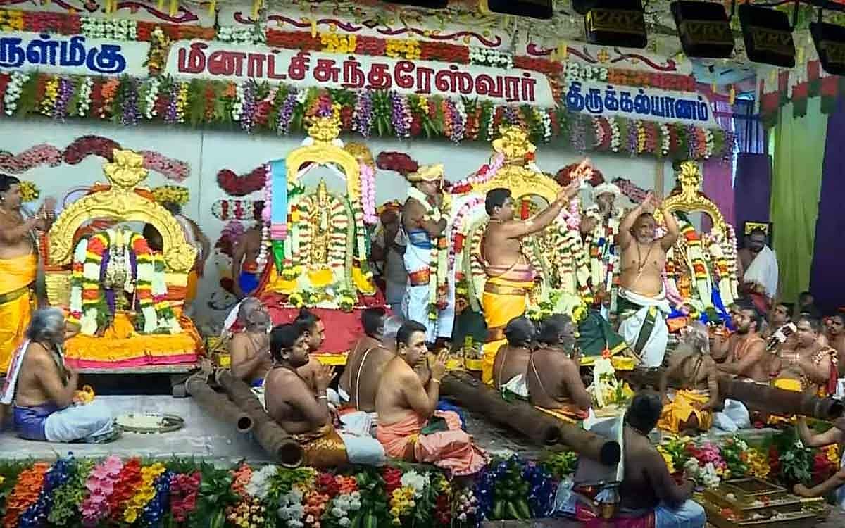 திருப்பரங்குன்றம் சுப்பிரமணிய சுவாமியும், பவளக்கனிவாய் பெருமாளும் காலை 6 மணிக்கு திருக்கல்யாண மண்டபத்துக்கு எழுந்தருளினர்.