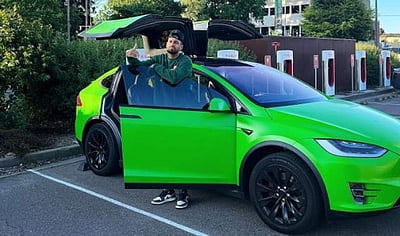 பிரபல டென்னிஸ் வீரரின் டெஸ்லா கார் திருட்டு