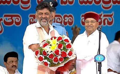 கர்நாடகம்: துணை முதல்வரானார் டி.கே. சிவகுமார்!