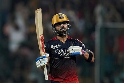 மீண்டும் சதம் விளாசிய விராட் கோலி: குஜராத்துக்கு 198 ரன்கள் இலக்கு!