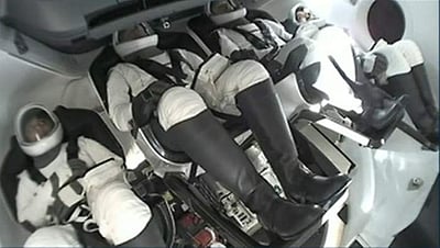 விண்வெளி வீரர்களுடன் புறப்பட்டு சென்றது ஸ்பேஸ் எக்ஸ் ராக்கெட்!