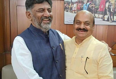 பசவராஜ் பொம்மையுடன் டி.கே.சிவகுமார் சந்திப்பு!