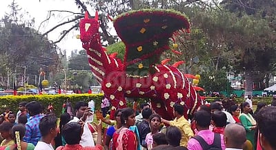 கோடை விழா: சுற்றுலாப் பயணிகளால் திணறும் ஏற்காடு!