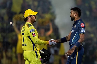 10-வது முறையாக இறுதிப் போட்டியில் சிஎஸ்கே: குஜராத்தை 15 ரன்கள் வித்தியாசத்தில் வீழ்த்தியது!