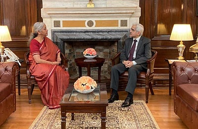 நிதியமைச்சர் நிர்மலா சீதாராமனுடன் ரிசர்வ் வங்கி ஆளுநர் சந்திப்பு