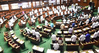 அவைத்தலைவர் தேர்வு: காங்கிரஸ் எம்எல்ஏக்கள் கூட்டம் தொடங்கியது!