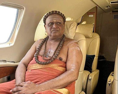 தனி விமானம் மூலம் தில்லி சென்றார் திருவாடுதுறை ஆதீனம்!