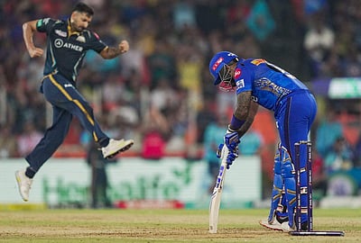 இறுதிப் போட்டியில் குஜராத்: மும்பை படுதோல்வி!