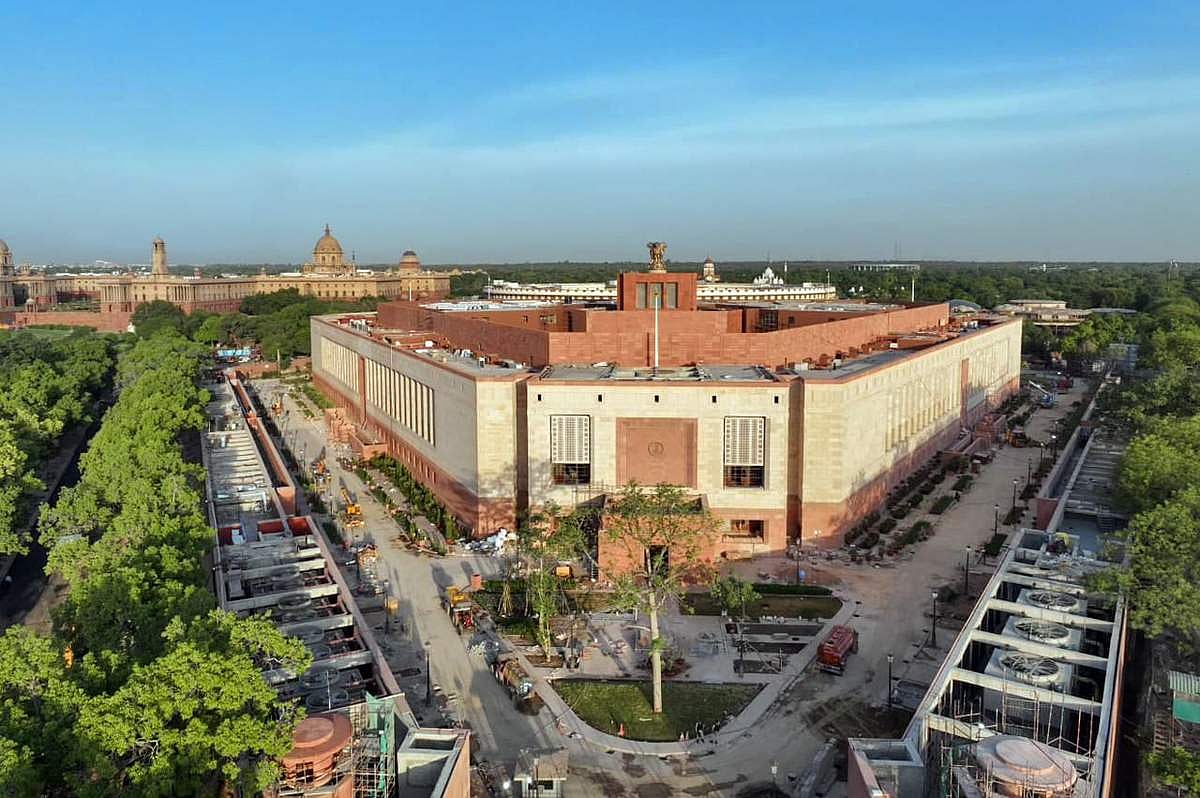 புதிய நாடாளுமன்ற கட்டடத்தை பிரதமர் நரேந்திர மோதி மே 28ஆம் தேதி திறந்து வைக்கிறார்.