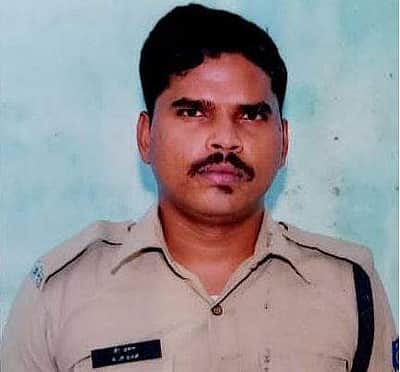 சிஆர்பிஎஃப் முகாமில்  துப்பாக்கியால் சுட்டு  தற்கொலை செய்து கொண்ட வீரர்!